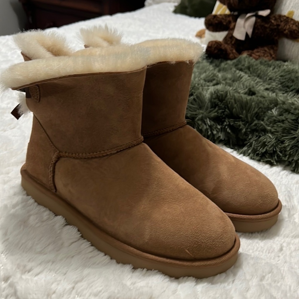 UGG Bailey Bow Mini✨✨NEW WITHOUT TAG‼️